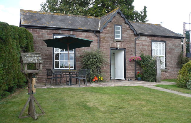Garden Cottage & Granary - Photo 1