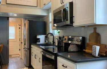 Stargazers' Retreat A Tiny Home on the Riverside - Photo 9