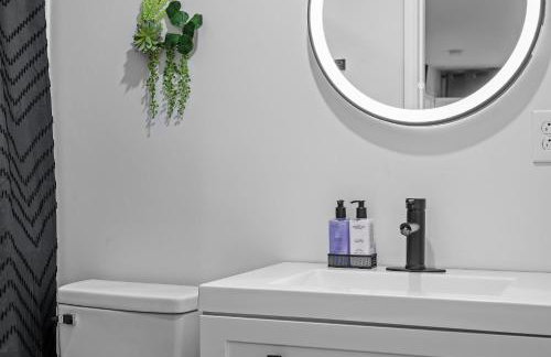 NFL Game-Day Base South Side near Acrisure - Foto 43