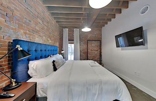 One-Of-A-Kind! Roll Up Garage Door-Pool, Speakeasy - Foto 16