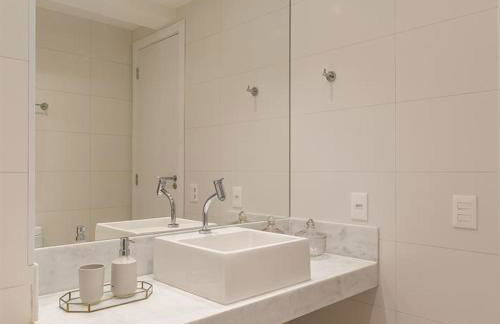 Lindo flat em prédio luxuoso - Excelente localização - Foto 41