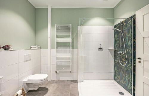 Traditional Architecture Meets Modern Design - Photo 34