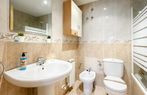 Apartamento de montaña y ESQUÍ en el Pirineo Aragonés, Villanúa - WIFI - Photo 17