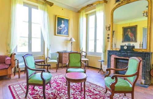 La Breteche-Le château et les dépendances - Photo 7