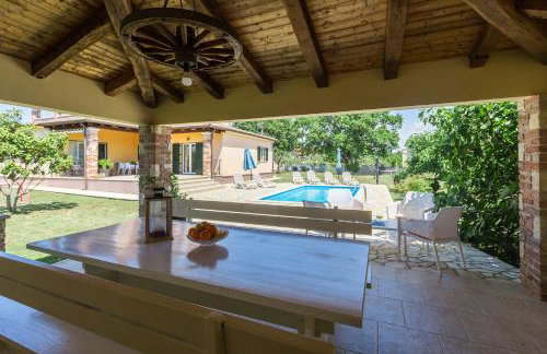 Traumhafte Villa mit Privatpool, Tischtennis, Babybett, Hundefreundlich - Photo 3