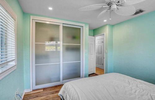 Cozy Beach Walk Home 3BR 2BA + Priv Yard + SmartTV - Foto 11