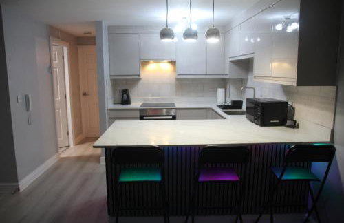 Comfy 2-bedroom Flat with Private Parking - Foto 17