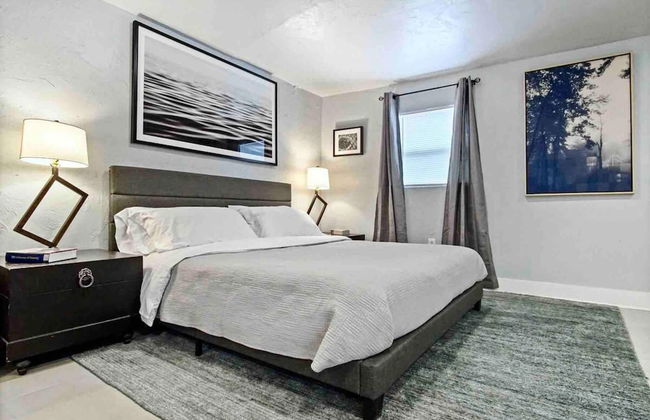 3-story 6-bedroom 4 Bathrooms 3min-asian Dist - Photo 19