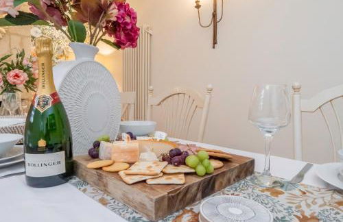 Heron Stays Bath- Charming Village Cottage with Parking, Garden, Just 3 Miles to Bath Centre, Sleeps 5 - Photo 10