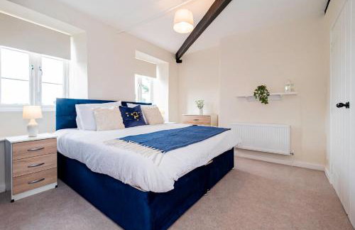 Farmhouse Retreat, 4 Bed, Pet Friendly - Photo 19