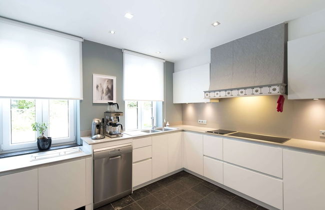 Luxury Villa With an Incredible Private Pool, Close to Maastricht and Liège - Photo 9