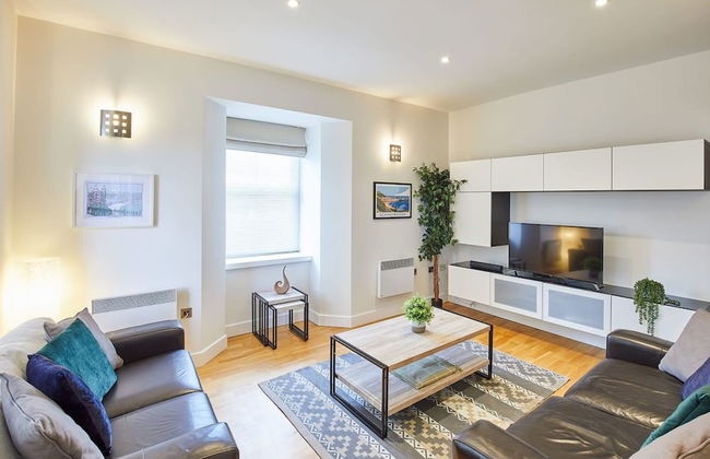 Host Stay 15 Easby Hall - Photo 1