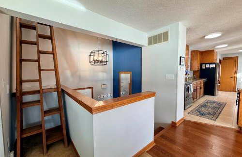 Waterfront 3BR Loft w Dock on Lake of Egypt - Foto 33