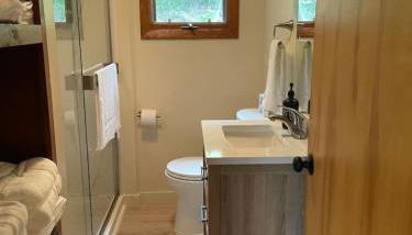 Intimate Cabin Private Dock - Photo 3