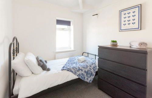 Warrington House, driveway parking & WiFi! - Foto 9