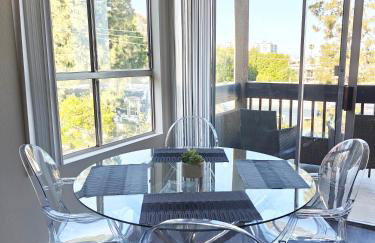 Skyline Escape 1-Bedroom with Balcony and Roof-Top Pool - Foto 1