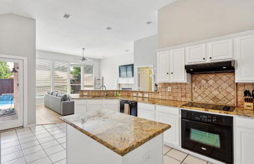 Family Fun Retreat- Pool & Entertainment Haven! home - Foto 3