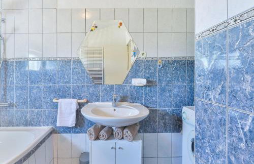 Holiday House Marina with pool - Foto 71