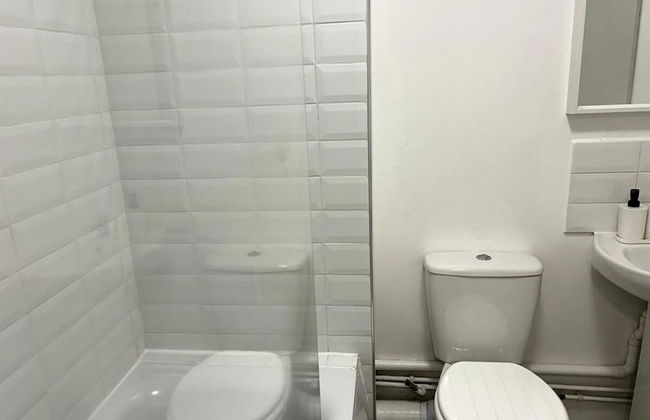 Essex 2 Bed Flat Near Station With Free Parking - Foto 28