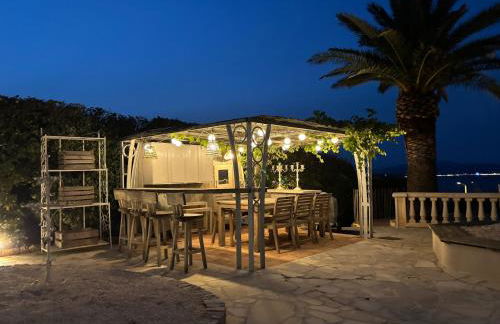 Luxury Villa with Jacuzzi in Les Issambres - Foto 60