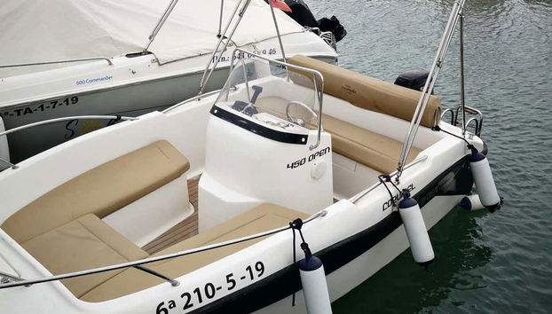 Private Boat Charter Without License in Benalmádena - Foto 4