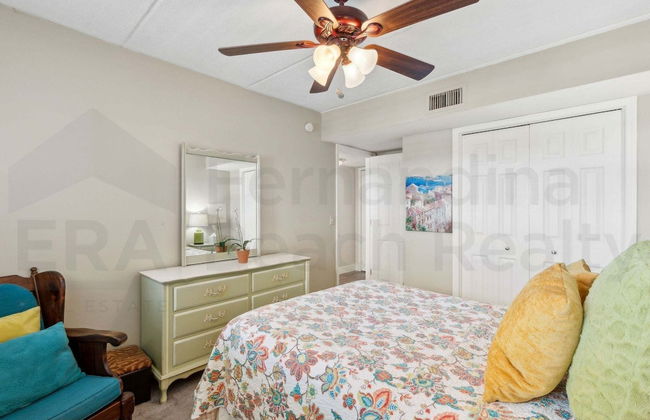 Upper Unit Condo Overlooking Both the Ocean Pier and Swimming Pool by RedAwning - Photo 8