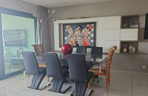 Petit Paradis à Bandol t4 piscine clim Parking Fibre Coffre-fort - Foto 8