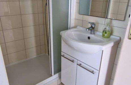 Sea-view Apartment - Sleeps 4, Parking & Balcony - Foto 18