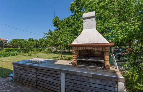 Gorgeous Apartment In Umag With Wifi - Photo 11