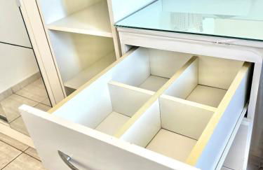 Apto charmoso, com ar, localização privilegiada - Foto 25