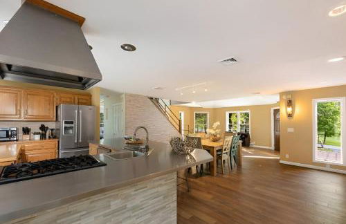 Nature Getaway Charming Villa Near Trails & Parks - Foto 21