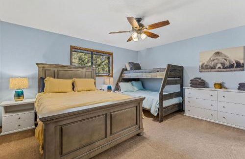 Sensational Burning Tree 4 bed 3 bath Retreat in the Country Club - Photo 32