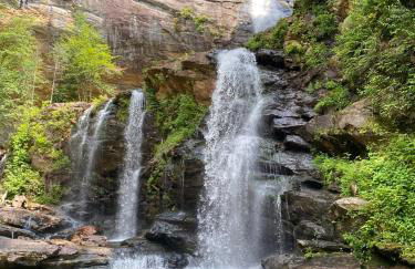 Luxury Mountain Retreat with views, fire pit, and creek - Foto 41