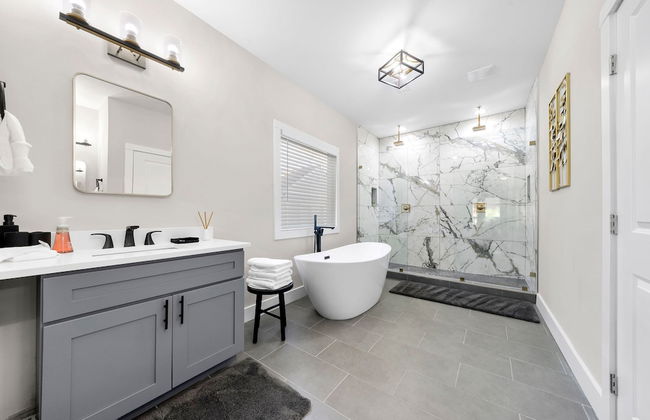 New Luxury Family Friendly Home Centrally Located - Foto 2