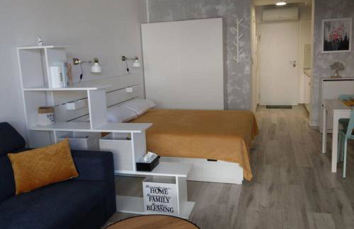 MARIA, Modern studio apartment with private parking - Photo 10