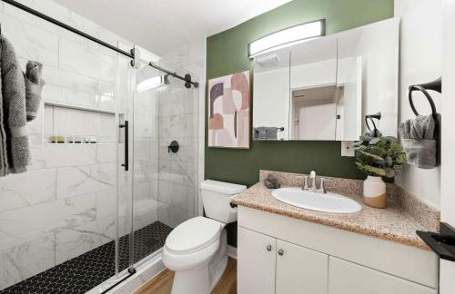 Relax in Stylish 1BR Near Gaslamp and Little Italy - Foto 18
