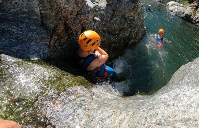 Barranquismo en el río Guadalmina - Foto 1