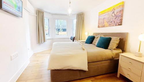 Modern flat with KING bed, garden & outdoor dining - Foto 3