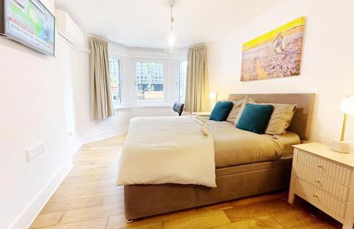 Modern flat with KING bed, garden & outdoor dining - Foto 3