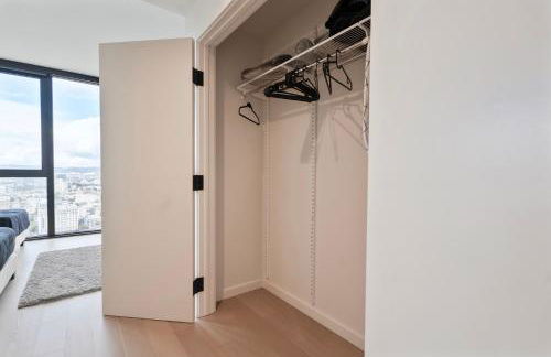Sky High at Beaudry 2 Bed Apt WITH FREE PARKING - Foto 53