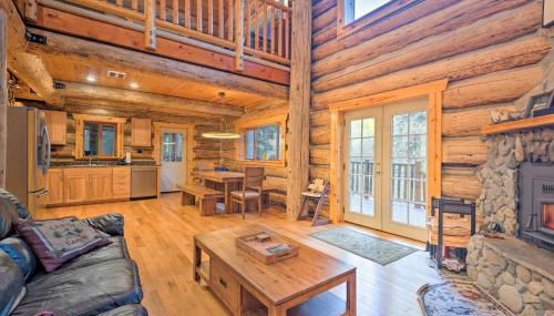 Riverfront Cabin with Hot Tub 2 Mi to Eagle Falls - Foto 4