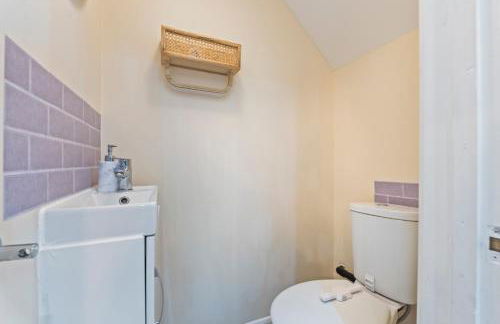 Spacious 3-Bed Home with Driveway Parking - Gloucester - Foto 7