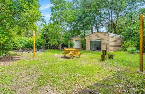 Cozy Home Across from Base, Close to Airport & Beaches - Photo 6