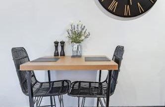 The Eden Loft: A Stylish Retreat - Foto 33