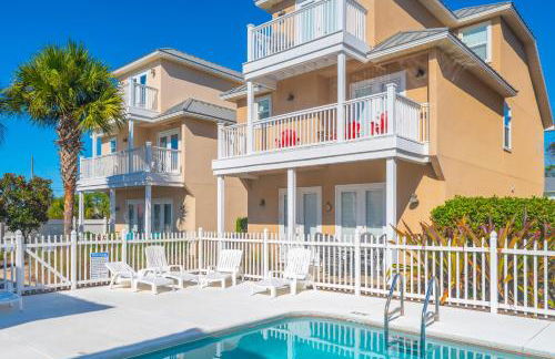 Beach Getaway for 15 A Few Steps from the Sand - Foto 14