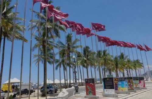 Belo Apto no Gonzaga - uma quadra da praia - Foto 12