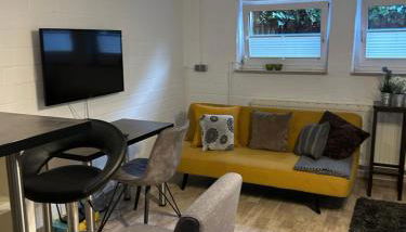 Ruhige 1 Zimmerwohnung Souterrain - Photo 2