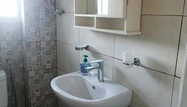 Γκαρσονιέρα δίπλα στην θάλασσα κ θέα στο λιμανι - Foto 3