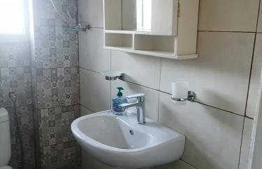 Γκαρσονιέρα δίπλα στην θάλασσα κ θέα στο λιμανι - Photo 3