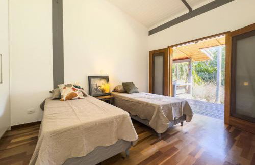 Casa térrea de alto padrão com piscina e cozinha de cinema na Granja Viana - Foto 102